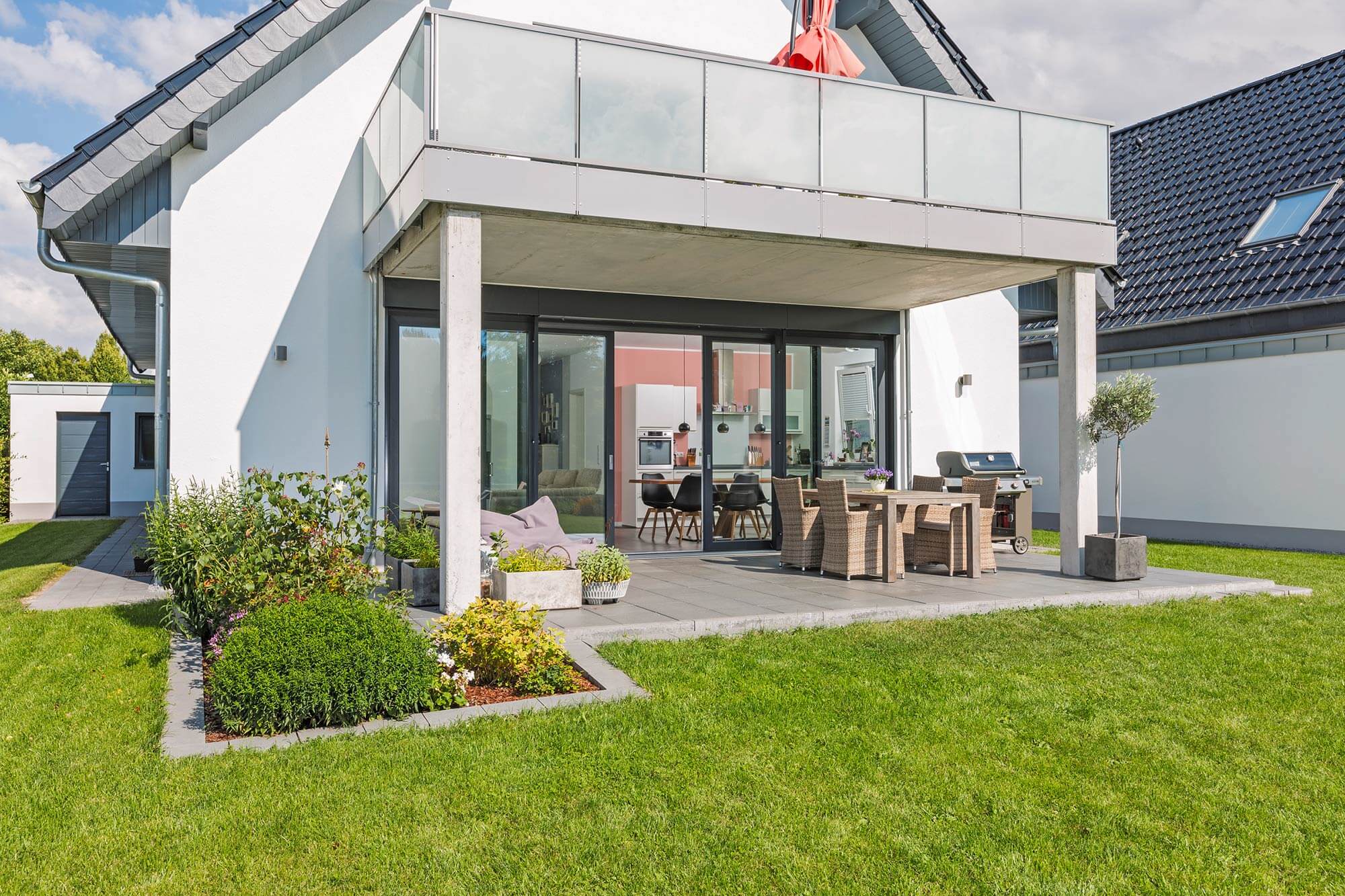 Haus mit Garten und Terasse