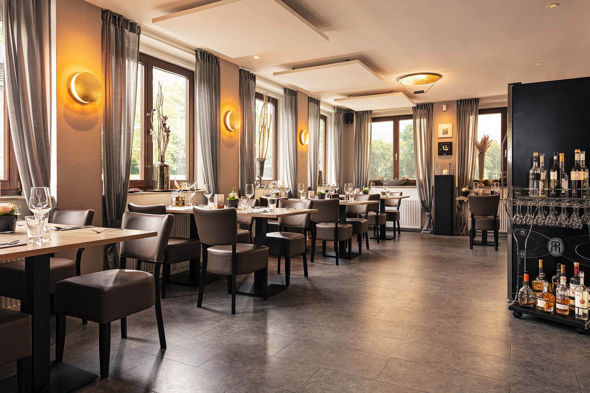 Innenaufnahme Restaurant mit Tischen