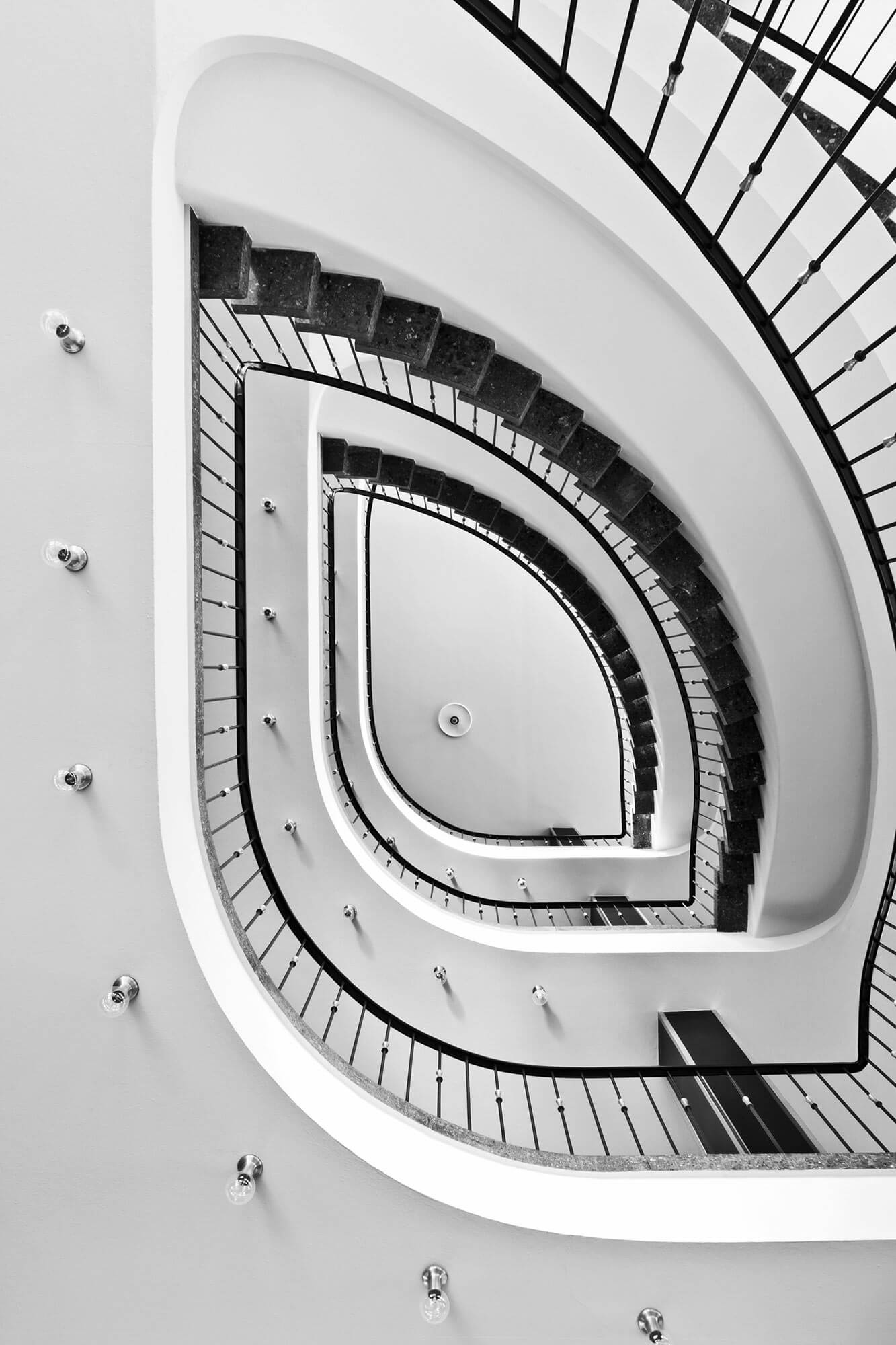 Treppenhaus nach oben blickend