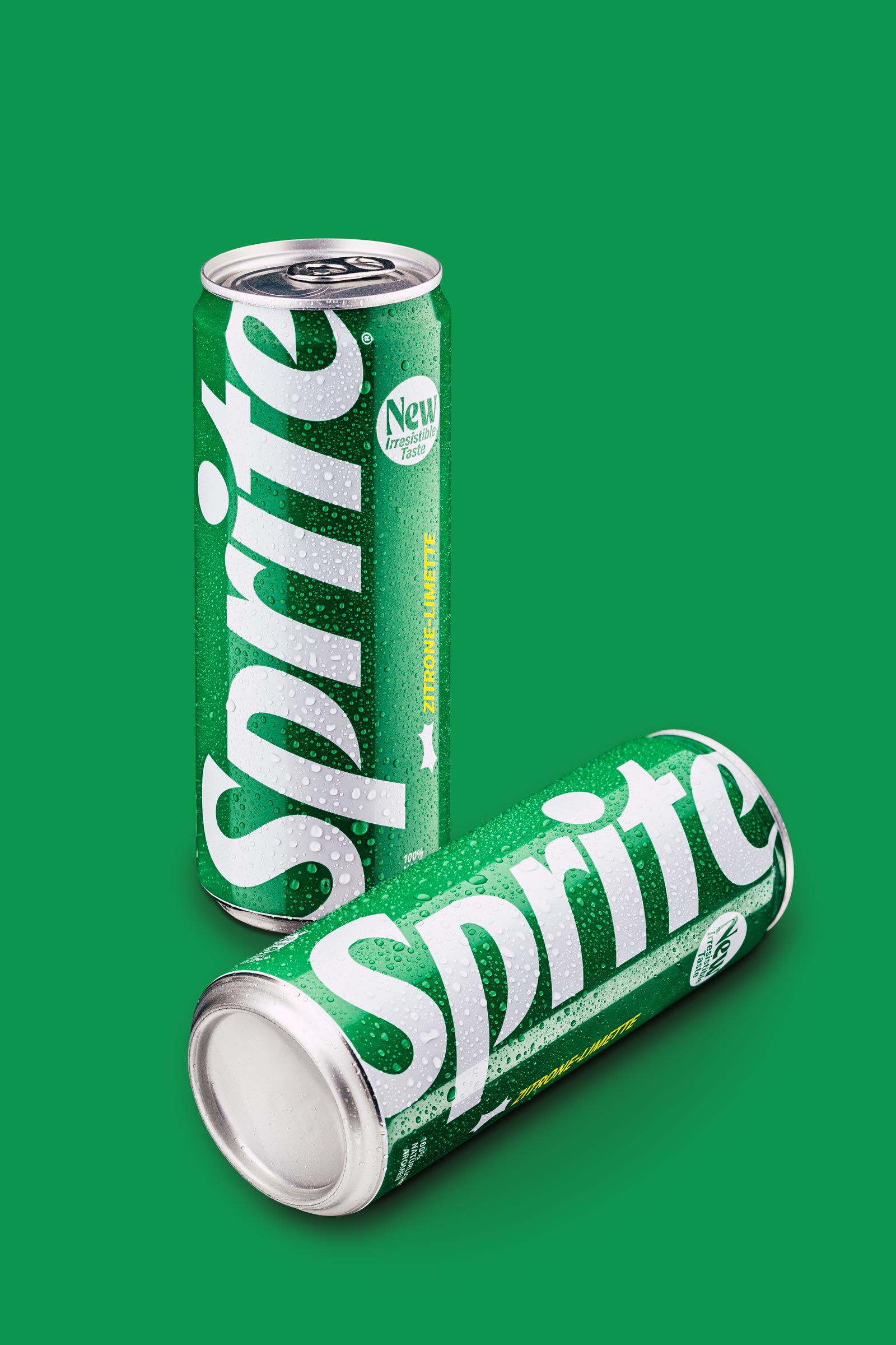 Sprite Getränkedose im Studio fotografiert vor grünem Hintergrund