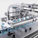 Industrielle Flaschenkontrollmaschine mit blauen PET-Flaschen.
